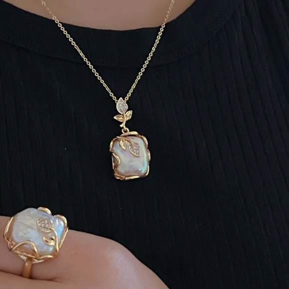 Handcrafted Artistic Natural Freshwater Baroque Pearl Set. - Picture 3 of 8